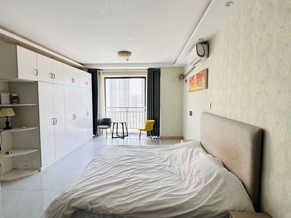 济南历城工业北路万虹广场(商住楼)南向 万虹上面公寓  暖居 精装修