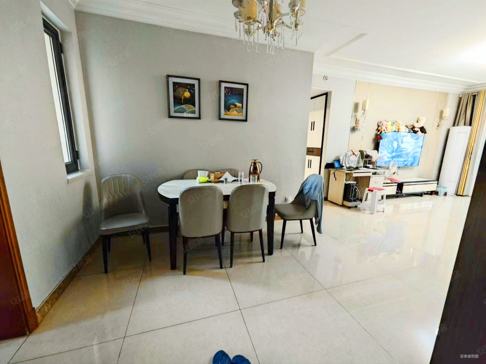 无锡房产网>无锡二手房>锡山二手房>东北塘二手房>恒大御澜湾>1706