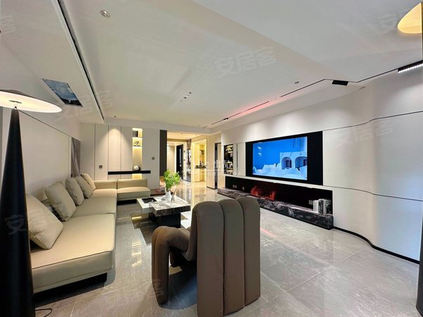 南湖租房,无中介费 w酒店 曲江南湖 金地广场 一楼带花园 金水湾,曲江