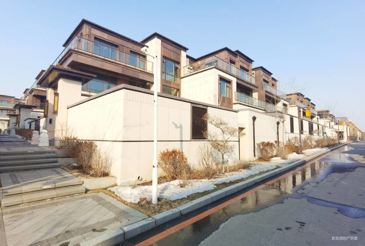 净月区长春院子净月高地园区中轴前后花园三个车库急售