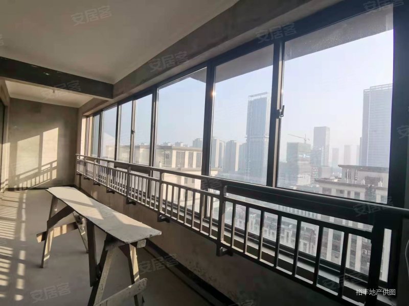 高速时代公馆双卫生间临地铁商品住宅楼龄新出行方便