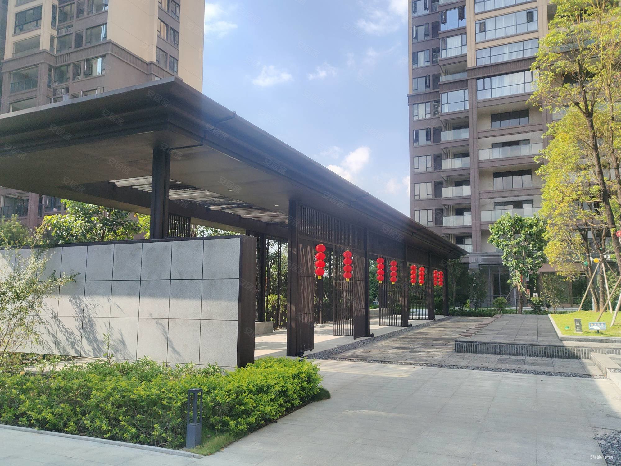 翔栩水岸城4室2厅2卫130㎡南北130万