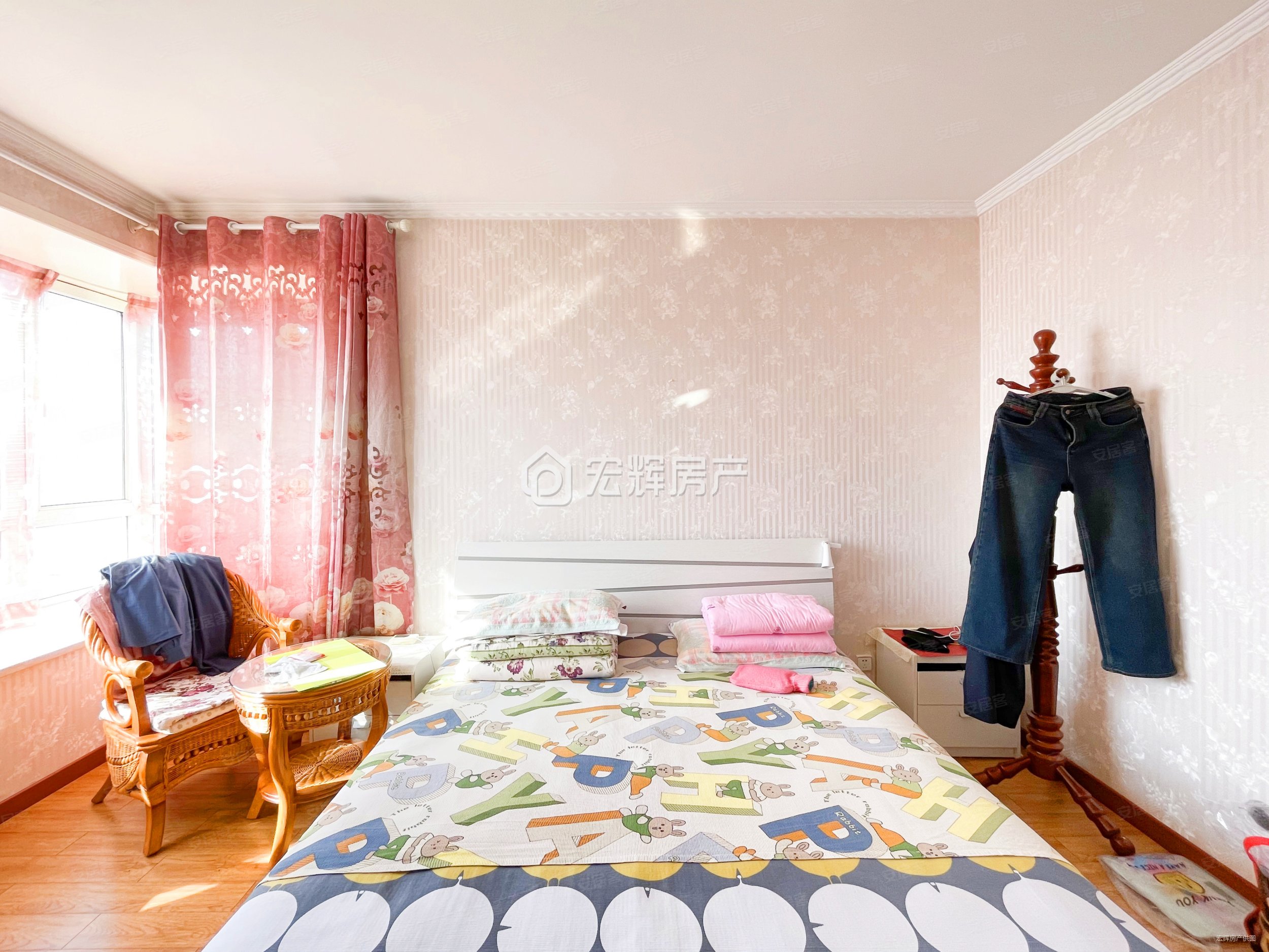 鸿运润园3室2厅2卫145.38㎡南北189万