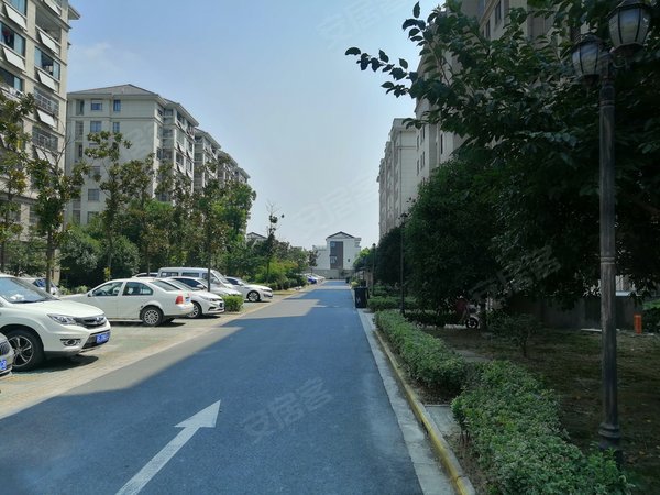 昆山千灯千灯古镇御翠湾(a区)御翠湾,新出精装修小复式两房,租客刚