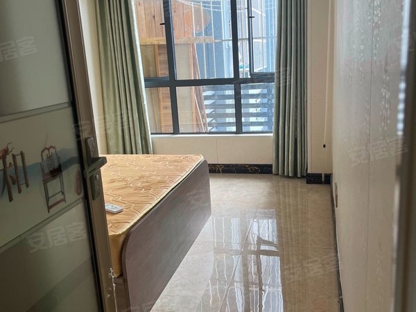 南宁江南五一路江南锦园地铁口,江南公园附近,精装配套齐全,看房方便