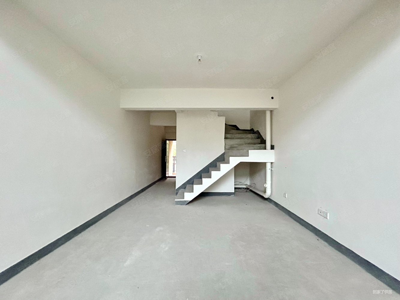 逸翠庄园(南区)4室2厅3卫135㎡西南150万