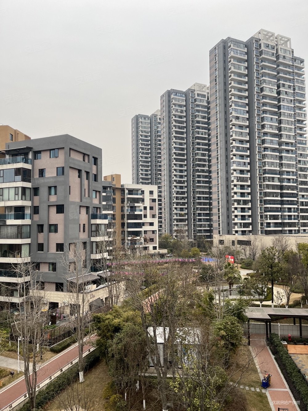 上上城壹号院3室2厅2卫137㎡南北142万