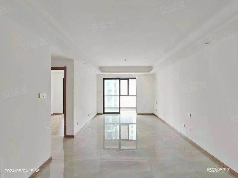 俊发龙泉俊园3室2厅2卫106.2㎡南北160万