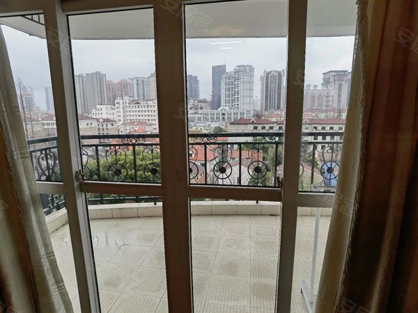 上海长宁镇宁路愚园书香公寓愚园书香公寓,两房两厅两卫,电梯房,一梯