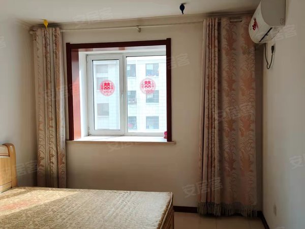 青岛胶州新城区御都花园a区御都花园a区 2室2厅 1100元月 精装出租