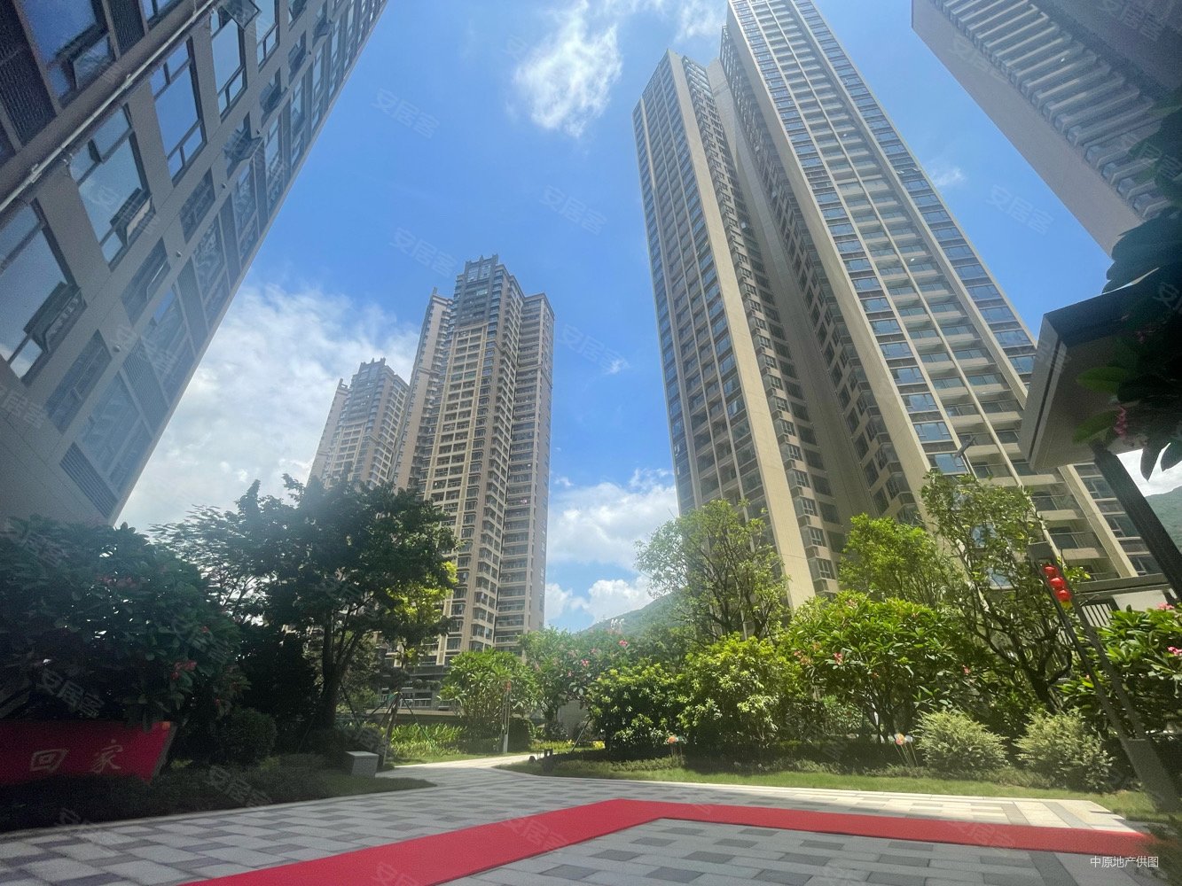 山海四季城二期华府现房少量出售精装三房位置好下楼地铁