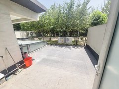丹东振兴新城区新区大桥 一楼带下越 商住两用 包取暖物业 有新风系统出租房源真实图片