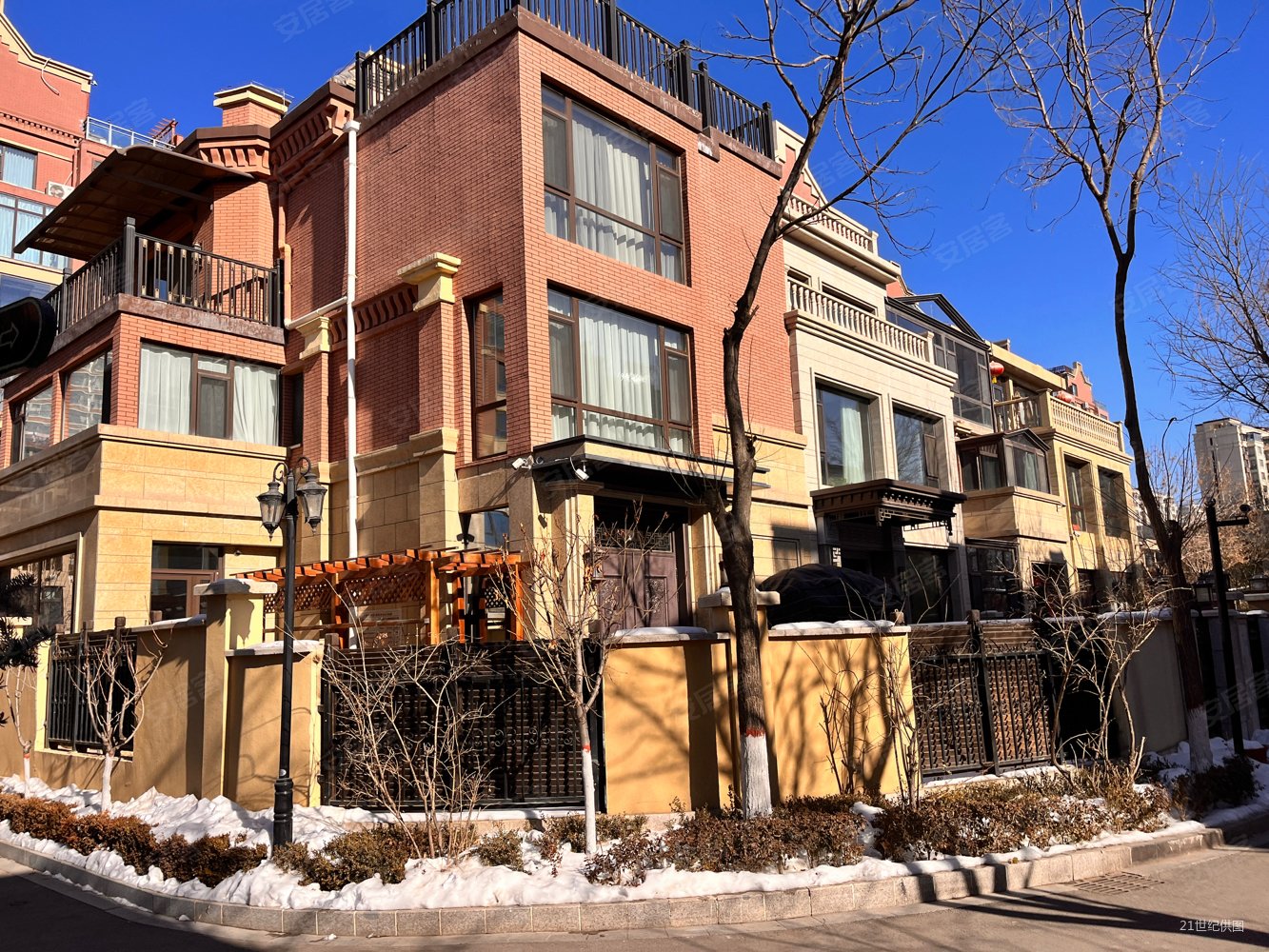 新上别墅长风东绿地半山国际309平联排别墅好位置大花园本满二