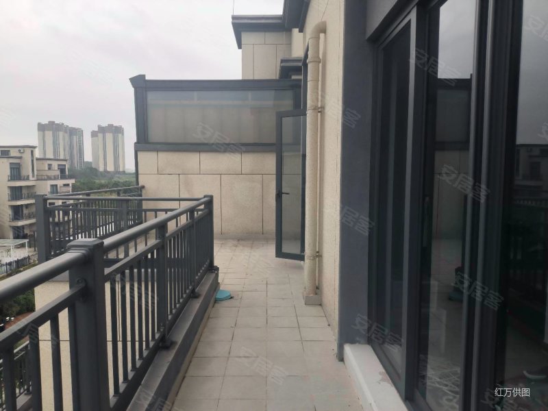 美的鹭湖森林度假区精装243平大别墅5房2厅5卫拎包即可入住