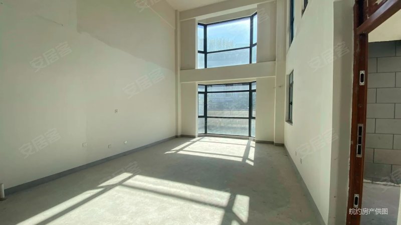 松江 广富林 大学城板块 次新高端品质别墅区,佘山玺樾二手房,1500万