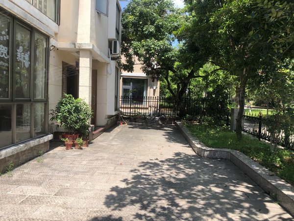 广州南沙金洲逸涛半岛(别墅)新上独栋别墅 拎包入住4房4卫 花园80平