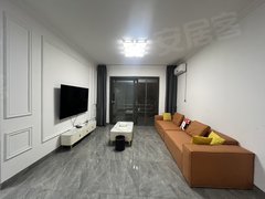 西双版纳景洪曼弄枫曼城 三室两厅两卫 拎包入住 小区环境好 人车分流 精装修出租房源真实图片