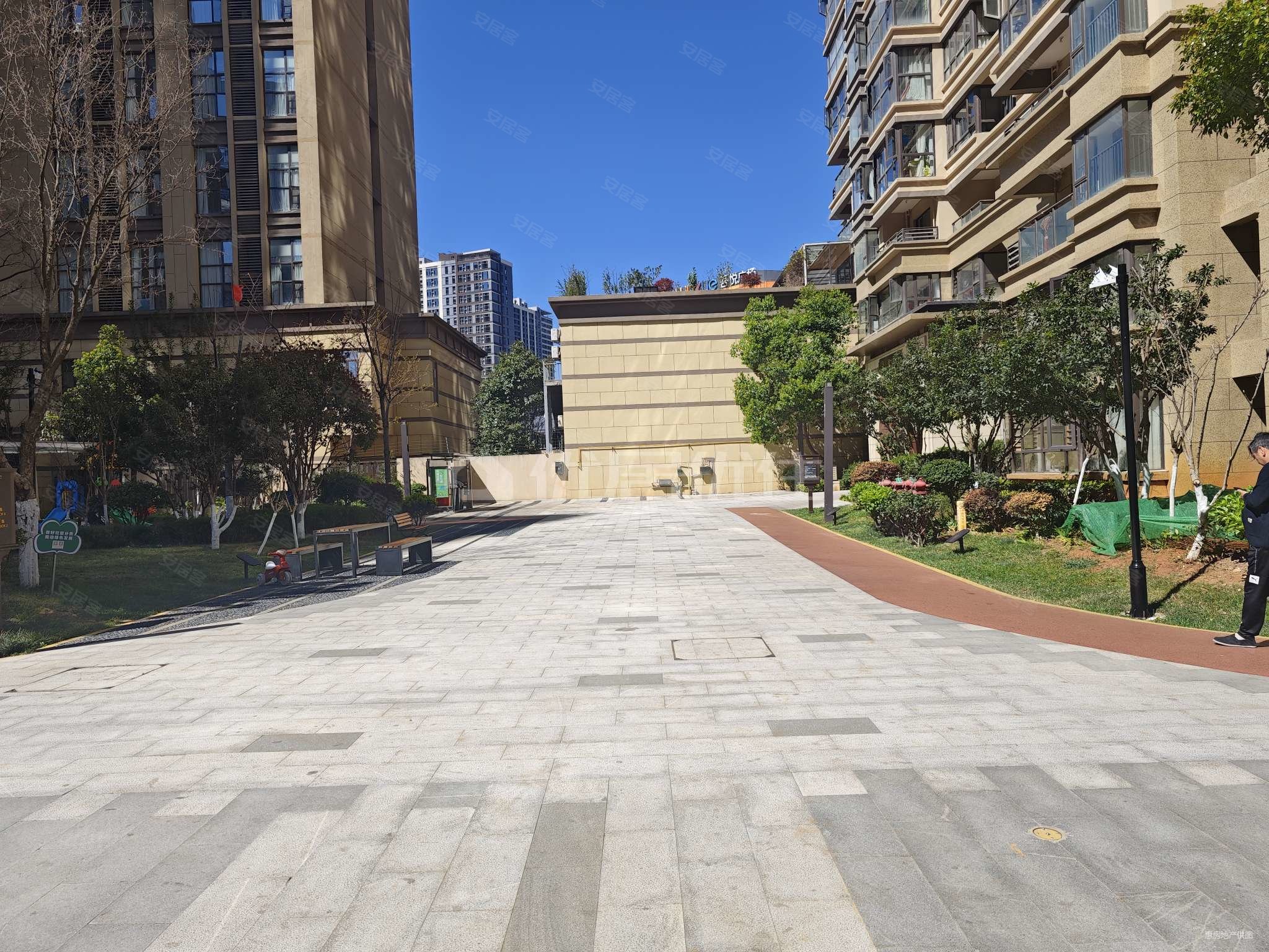 吾悦华府电梯房毛坯3室南北通透房东急置换诚心出售