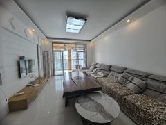 达州通川凤凰大道西外仁和春天旁精装大三房,价格美丽,中间楼层出租房源真实图片