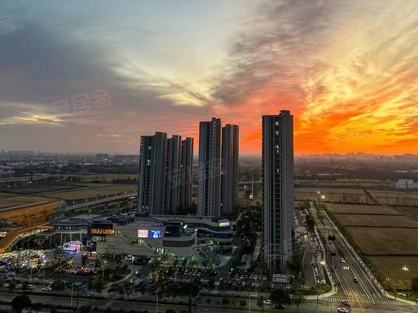 嘉兴海宁长安镇虹运驿府长安地铁站小区精装三房二卫出租.