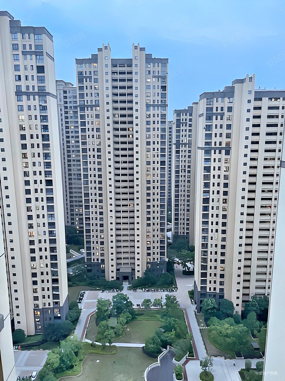 光明观澜印象南北通透小三居房龄新精装可拎包入住