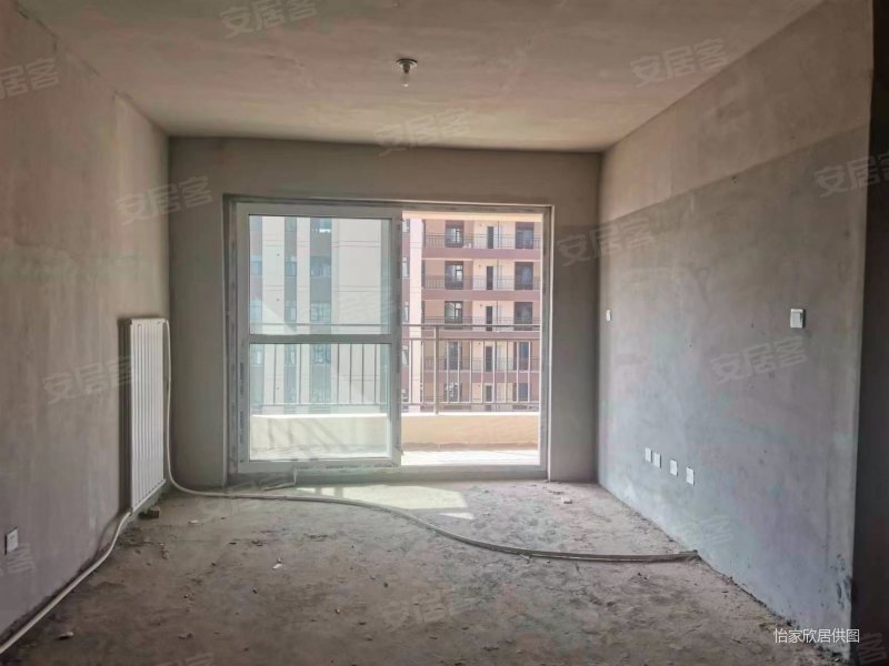 商品房 正南朝向 小三房 高楼层视野好 有电梯 双卫生间,七号公馆二手