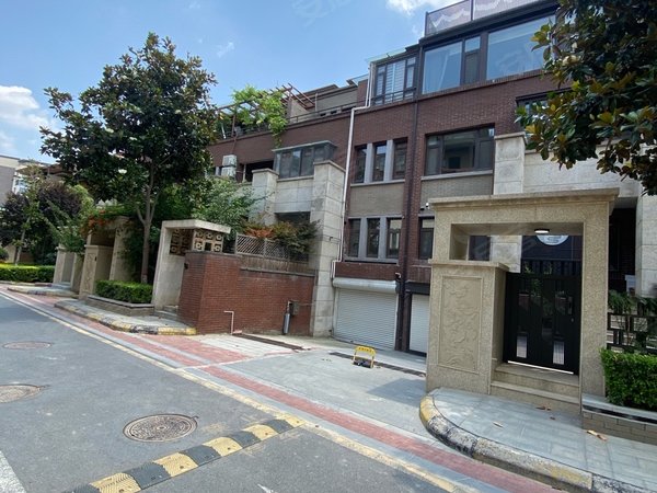 郑州惠济北大学城天地湾禧苑(别墅)天地湾别墅,280平,上下3层豪华装修