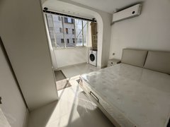 上海静安大宁一号线中山北路地铁口 奶油风 大一房一厅 拎包入住出租房源真实图片