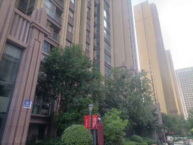 建业贰号城邦3室2厅2卫128㎡南北102万