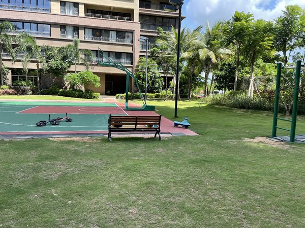 三亚吉阳迎宾路南电园月川桥头 青春颂广场 精装5房2卫 家具家电齐全