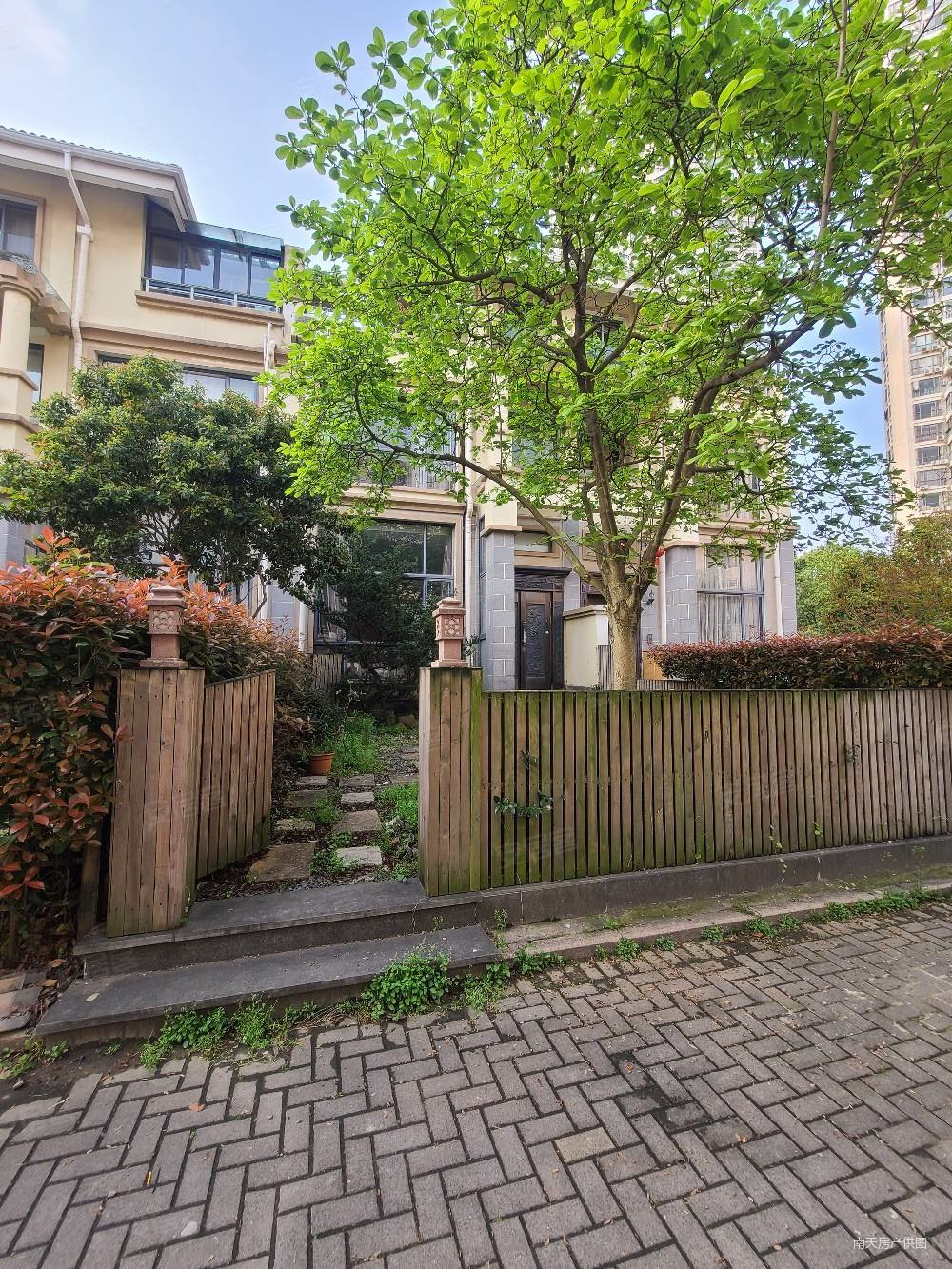 宁波房产网>宁波二手房>鄞州二手房>中河二手房>东湖花园(长寿南路126