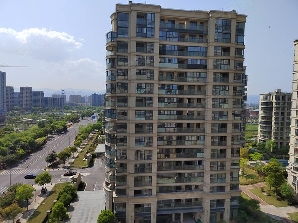 宁波余姚余姚市区兰墅公寓(三期北区)万达商圈姚江学校旁,兰墅公寓