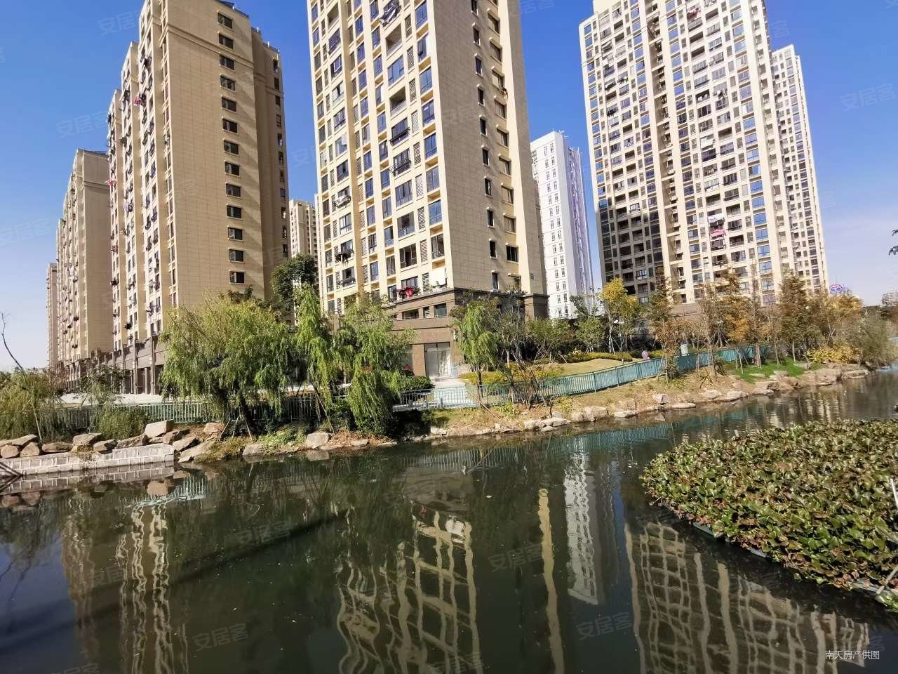 文庭景苑次新小区新装修未住过人86平305万