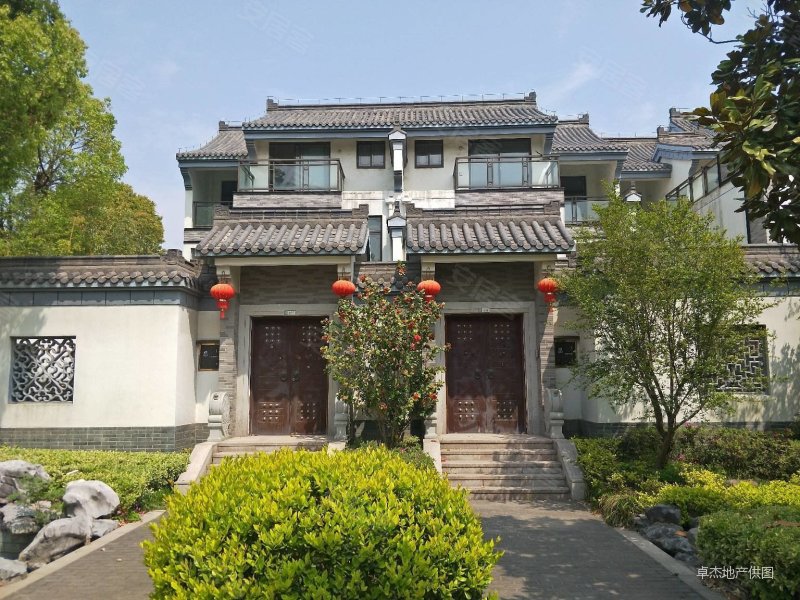 扬州院子豪第坊联排别墅280平米院子80平380万起