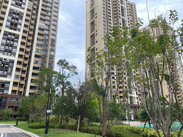 重庆合川合川周边银翔城天誉学府a组团银翔城三口上面精装3房 出行