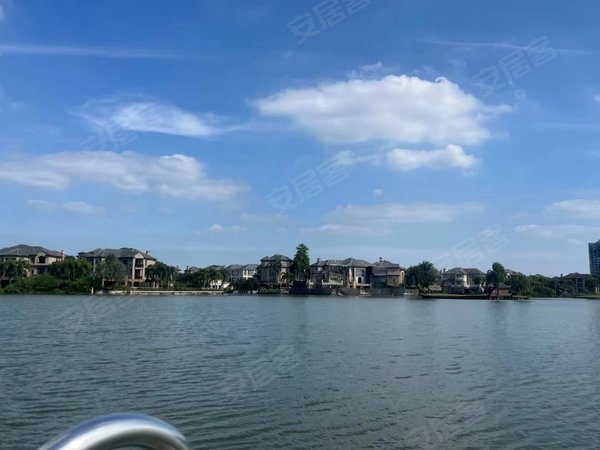广州南沙黄阁万科白鹭郡花园(别墅)南沙 适合办公居住,湖边别墅出租