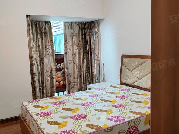 【多图】豪逸华庭三期,南下市场租房,豪逸华庭三期 4室2厅2卫 电梯房