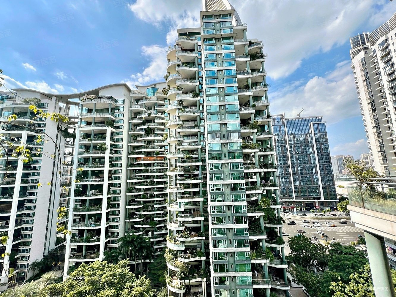 金碧华府3室2厅2卫160㎡南北2200万