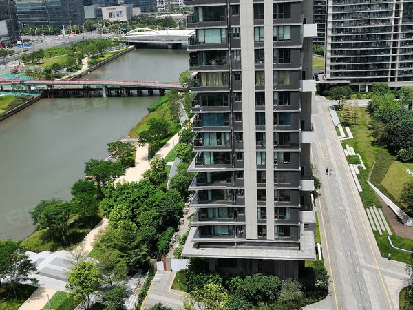 深圳宝安福永会展湾水岸广场地铁口300米 会展湾水岸 2室2厅1卫 电梯