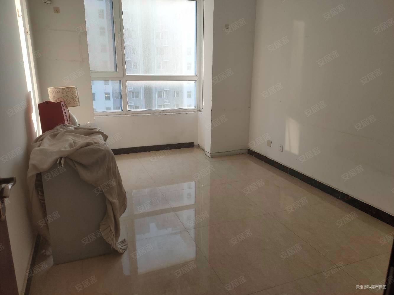 恬静园3室2厅2卫135㎡南北120万