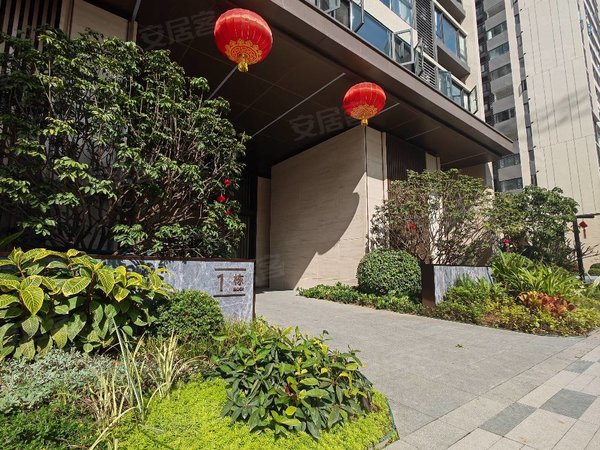 广州天河小新塘保利天汇保利天汇 少有131平方横厅四房两卫出租 目前