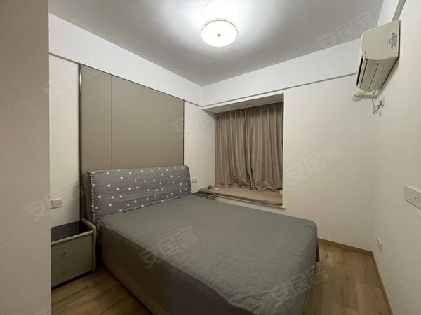 南昌西湖云飞路世纪朝阳中央城12月9日实拍，豪装中央城，房源齐全，随时看。近朝阳万达珠市出租房源真实图片