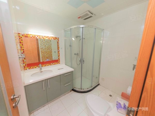 鲁艺上河村三区必看好房!大落地窗 面宽21米 明卫五居带车位