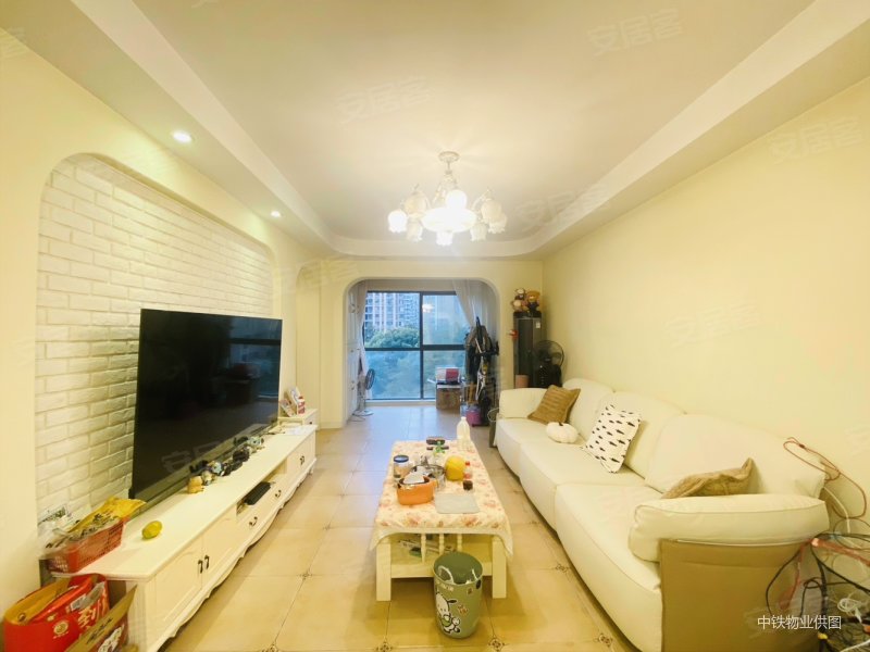 俊发时光俊园 出行方便 正南朝向 有电梯 精装好房 购物方便