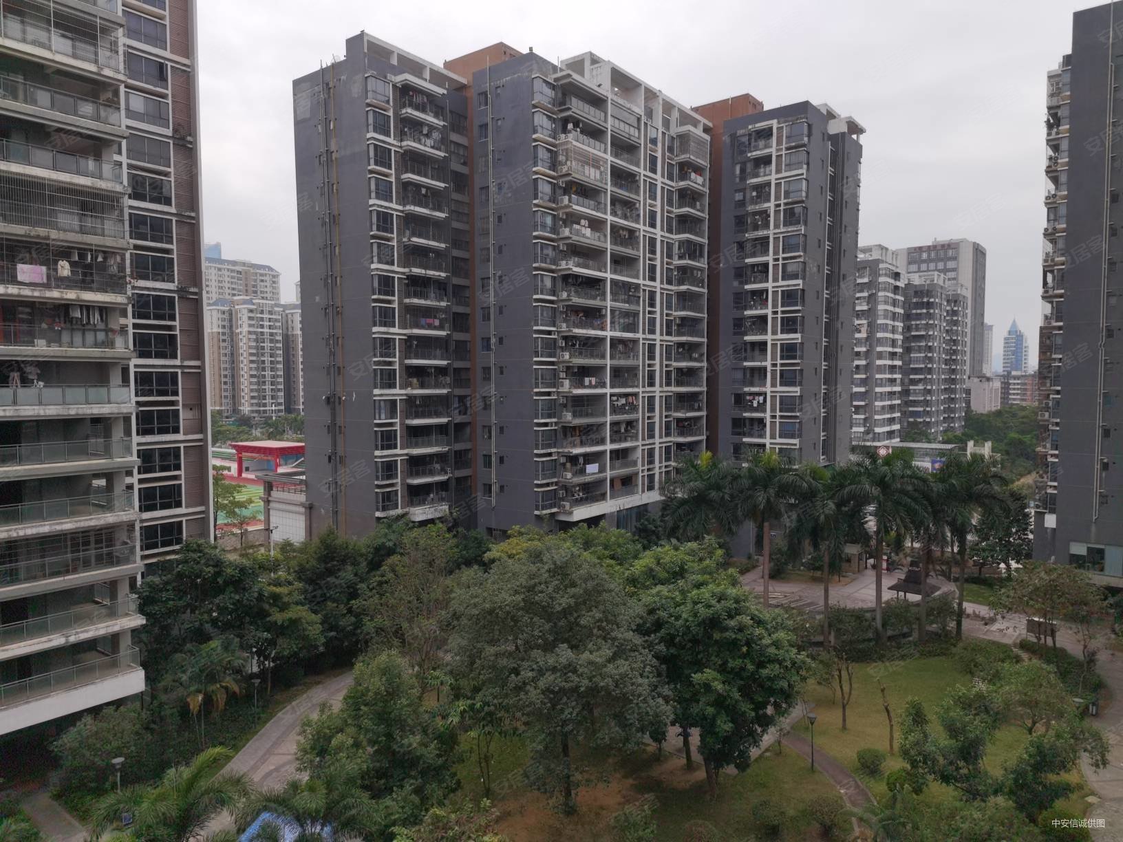 惠州市江北笋盘双城国际三房二厅一卫一厨朝南花园中间110万