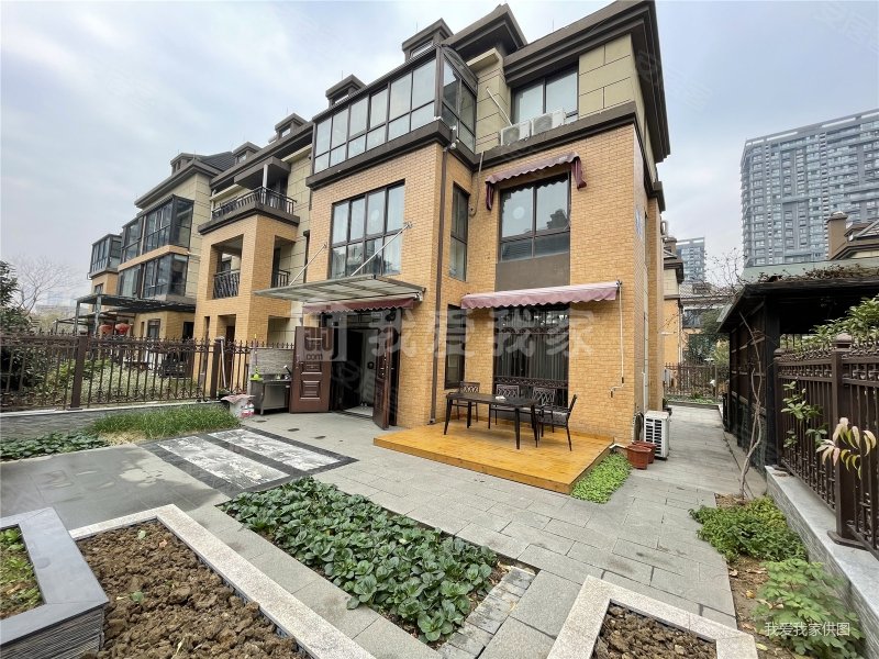 莱茵郡别墅边户无遮挡通透精装设全地下车位有超大院子790w