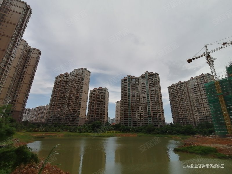 抄底9字头起,鸿益幸福湖畔二手房,125万,4室2厅,2卫,129平米-肇庆安居