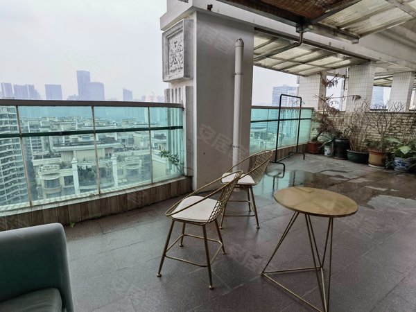 广州海珠广州塔珠江帝景苑珠江帝景 顶层复式 带30方平台 精装5房 双