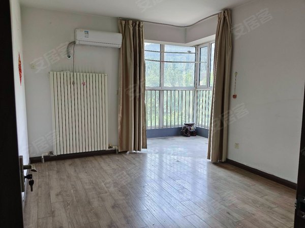 济南市中市中周边山景园小区祥泰广场附近 山景园小区 三室电梯房 有