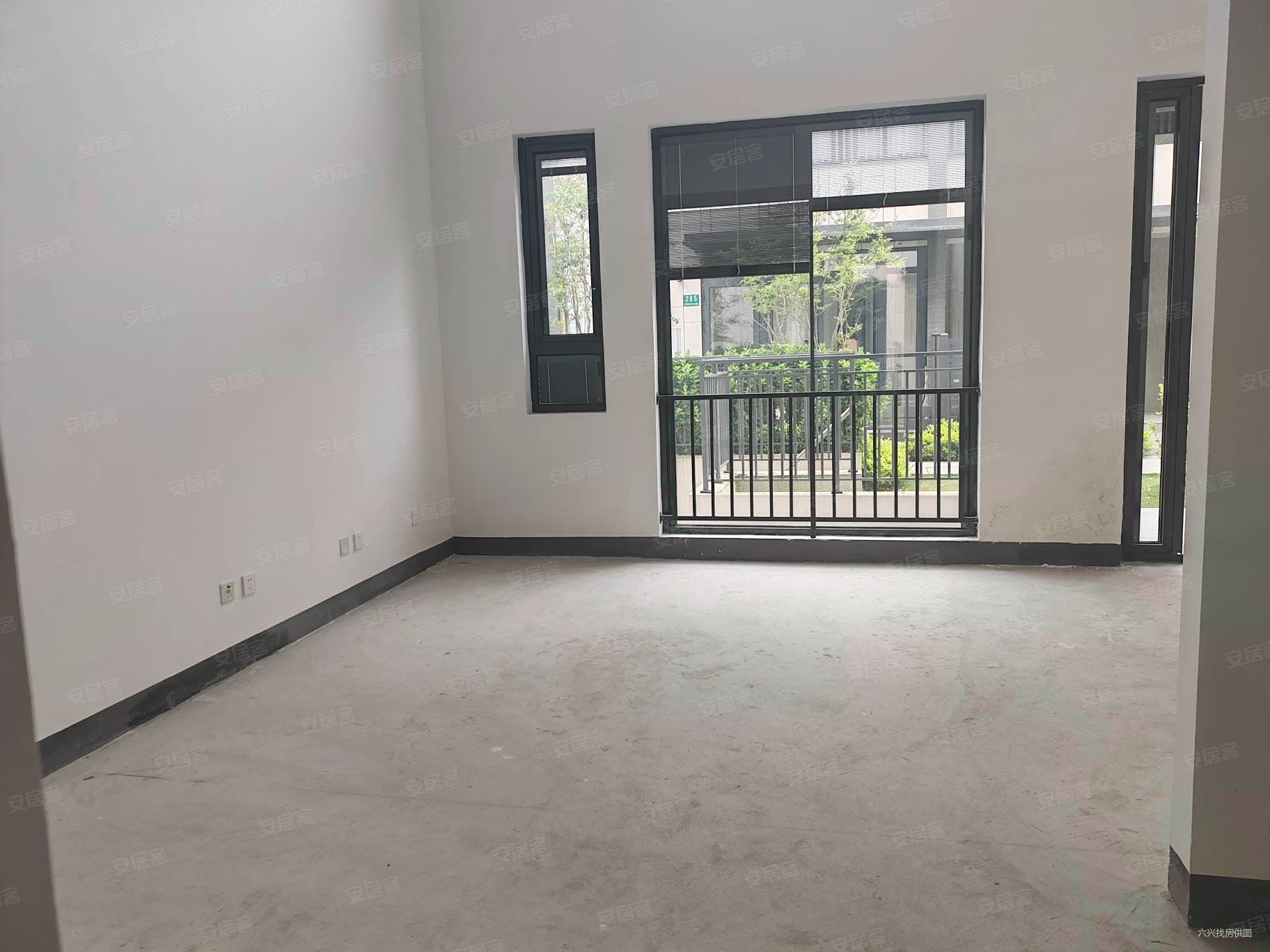 崇明陈家镇东滩云墅联排别墅四房上实  地铁